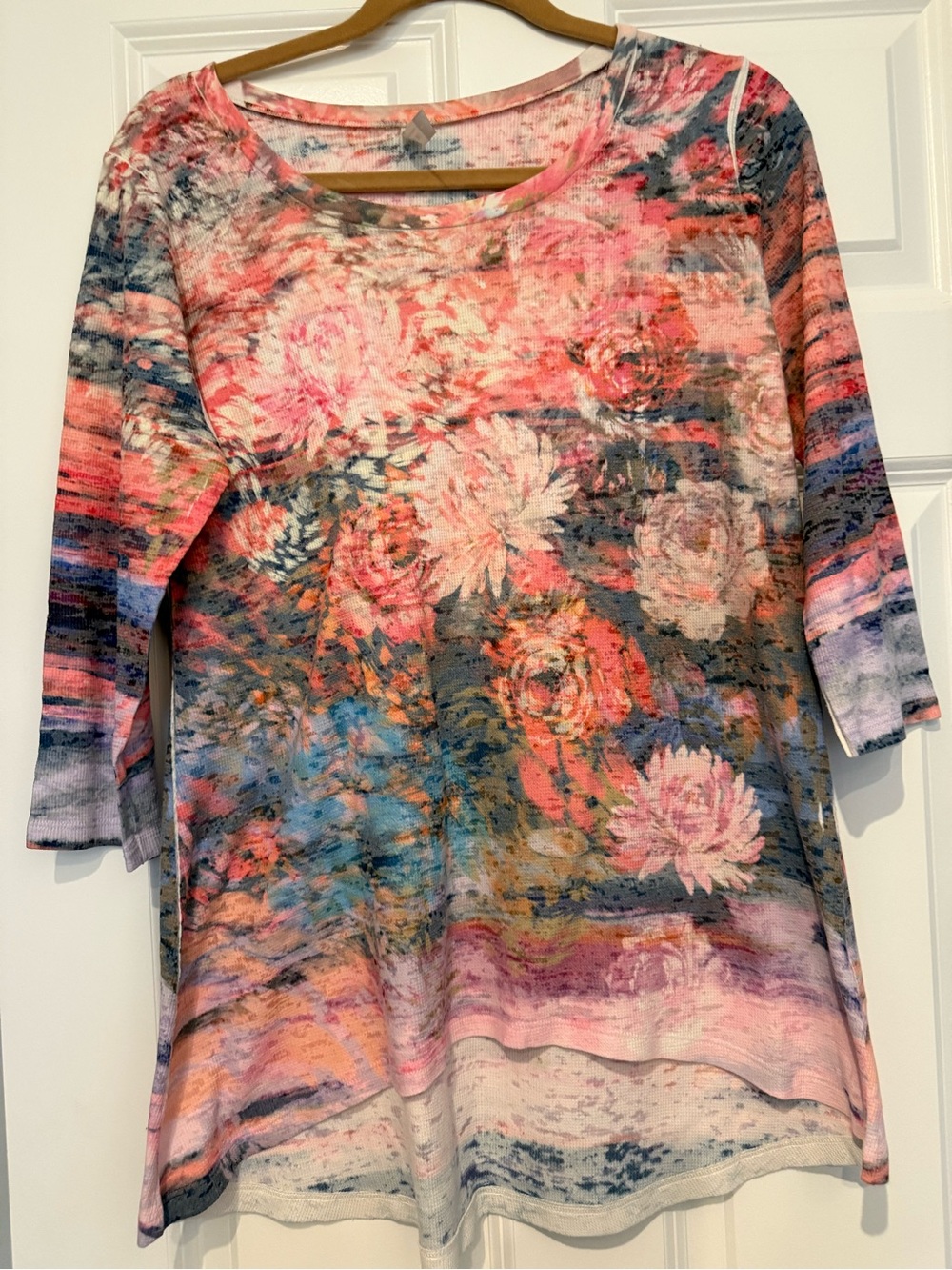 Women's Floral Watercolor Scoop-Neck Tunic in Pink and Blue
